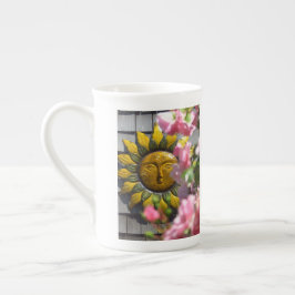 Rosa Flowers och Sol - Martha's Vineyard Benporslin Mugg