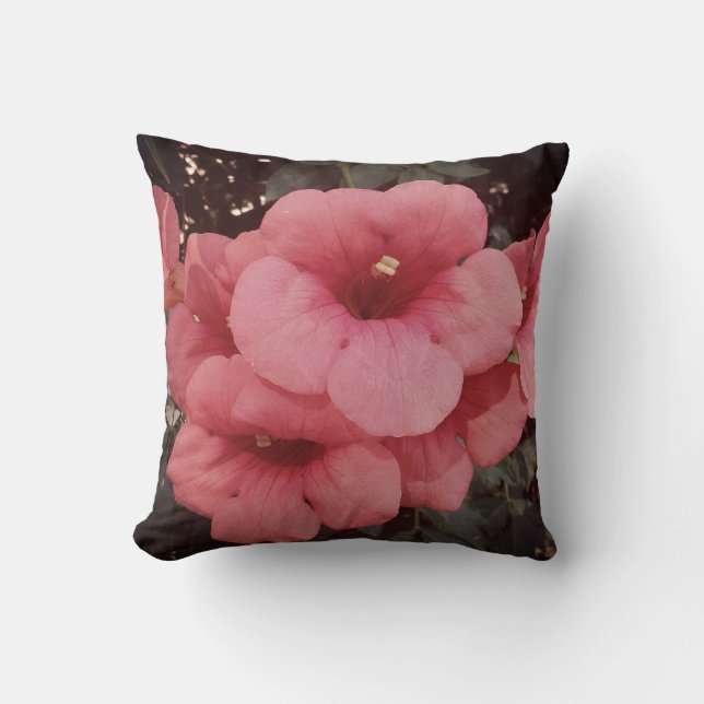 Rosa Flowers Throw Cushion Kudde (Framsida)
