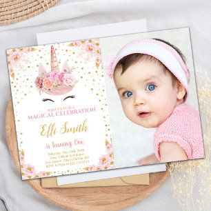 Rosa Flowers Unicorn Birthday-inbjudningar med fot Inbjudningar
