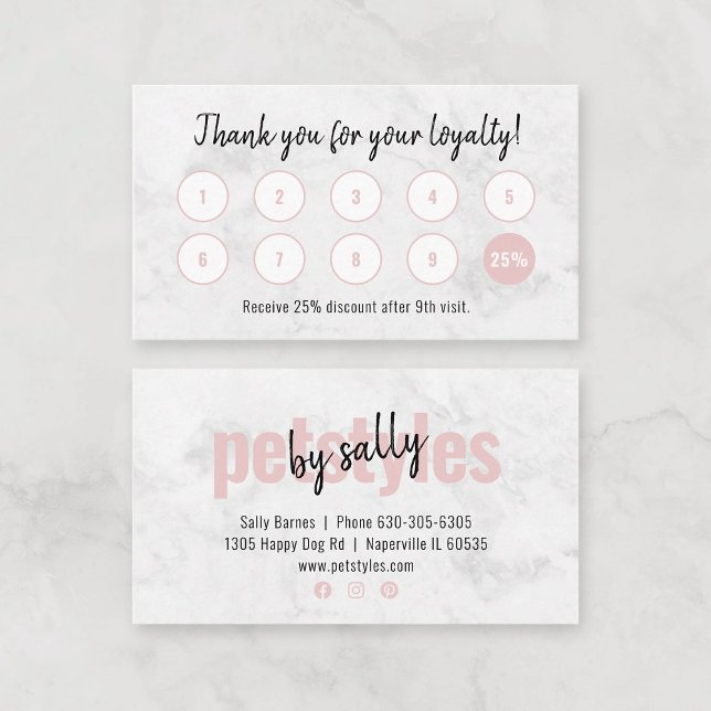  Rosa för modern förmånskort Visitkort (Modern professional pink loyalty card template with elegant gray marbled background.)