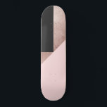 Rosa för Modern Ro Guld Black Mini Skateboard Bräda 18,5 Cm<br><div class="desc">Denna elegant och chic mönster är perfekt för den moderna kvinnan. Den har en faux utskriven ro-guld-folie, svart och rosa-färg-blocktriangeln geometriskt mönster. Det är snyggt, trendig, unikt och modernt! ***ANMÄRKNING OM VIKTIG UTFORMNING: För begäran om anpassningsbar som avser ändringar av konstruktionsaspekter. inklusive färg-swappar eller matchande produkter, eller någon annan designrelaterad...</div>