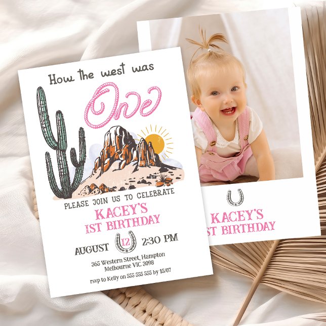 Rosa Foto Hur Västern var en första födelsedag Inbjudningar (Baby Girls Photo How The West Was One 1st Birthday Invitation, Wild West 1st Birthday Invite Rodeo)