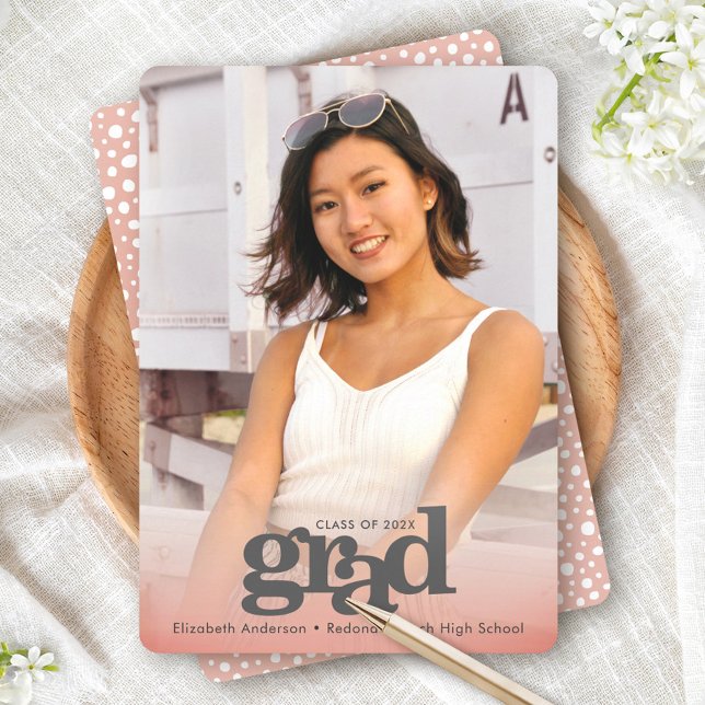  rosa foto studenten fet typografi modern meddelande (Skapare uppladdad)