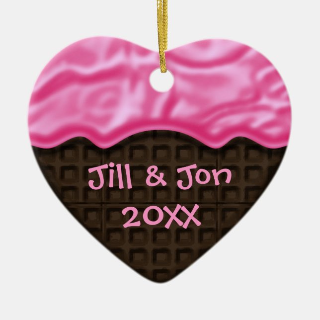 Rosa Frosted Chocolate Sweet Heart Anpassningsbar  Julgransprydnad Keramik (Framsidan)