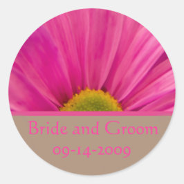 Rosa Gerber Daisy på kuvertförseglingen Tan Bröllo Runt Klistermärke