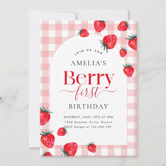 Rosa Gingham Berry First Birthday Strawberry Girl Inbjudningar (Framsida)