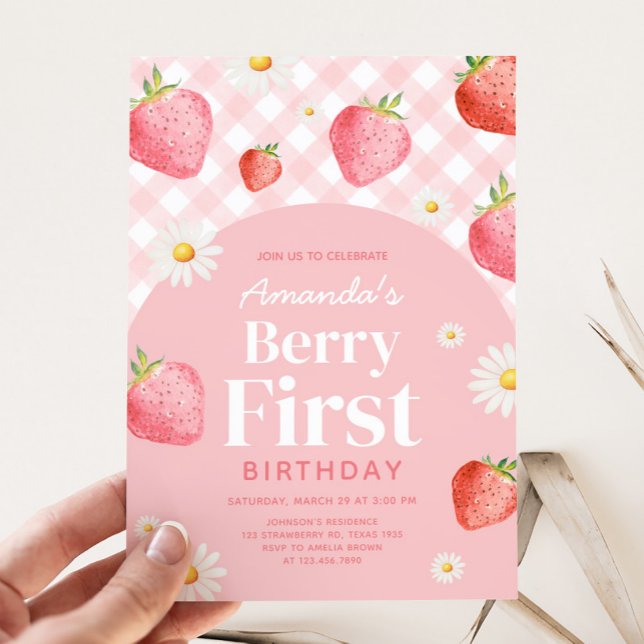 Rosa Gingham Berry First Födelsedagsfest Inbjudningar (Pink Gingham Strawberry Berry Birthday Party Invitation)