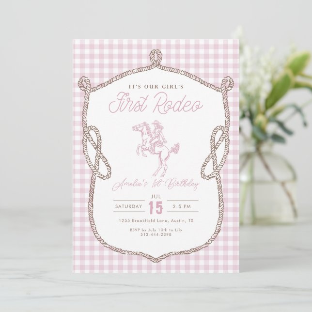 Rosa Gingham Första Rodeo 1-årsdag Cowboy Inbjudningar (Stående Fram)