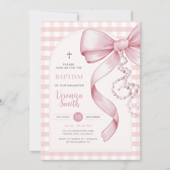 Rosa Gingham Girl Baptism Rosa Bow Pearl Necklace Inbjudningar (Framsida)