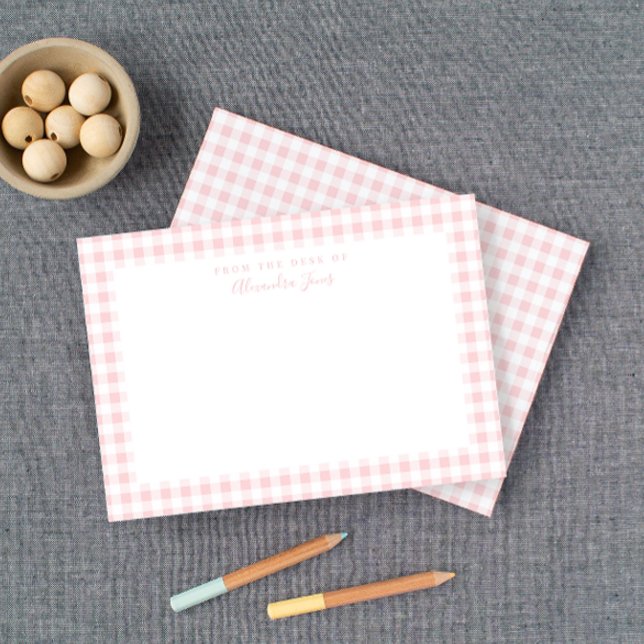 Rosa Gingham Kryssad Personlig Brevpapper Notkorth Tack Kort (Baby blush pink gingham check stationery is a sweet choice for your little girl.)