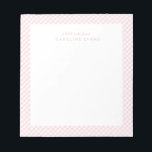 Rosa gingham söt enkel personlig anteckningsblock<br><div class="desc">Med sin söta rosa gingham ram är det här anteckningsblocket det perfekt sättet att skicka en söt personlig. Texten lyder "lite anteckning från" och innehåller utrymme för ett namn, men kan redigeras för att säga vad du vill. Gör en underbar djurhållare för en liten flicka och fungerar också bra som...</div>