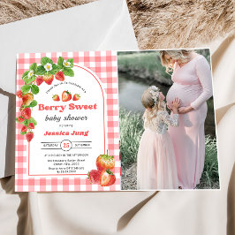 Rosa Gingham Strawberry Baby Shower Photo Inbjudningar