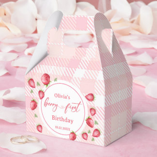 Rosa Gingham Strawberry Birthday Presentaskar