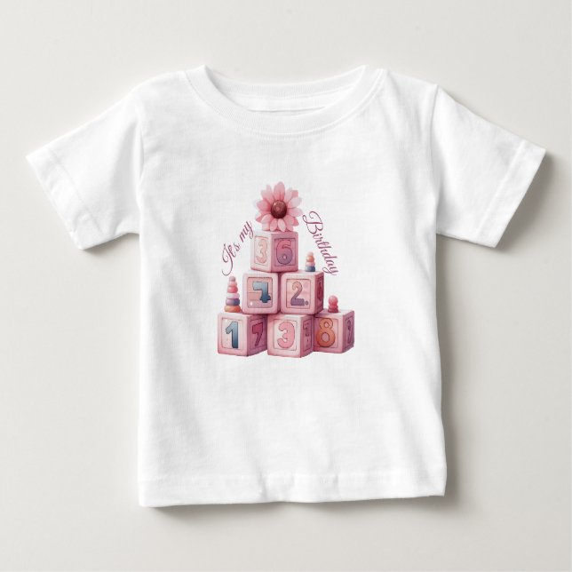 Rosa Girl Rainbow Star Birthday T Shirt (Framsida)