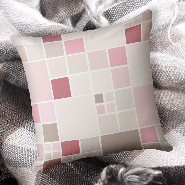  Rosa Girly Chic Mosaic Mönster Pillow Kudde (Modern pillow featuring a mosaic checkered pattern in warm peach, soft chocolate and pink pastels)