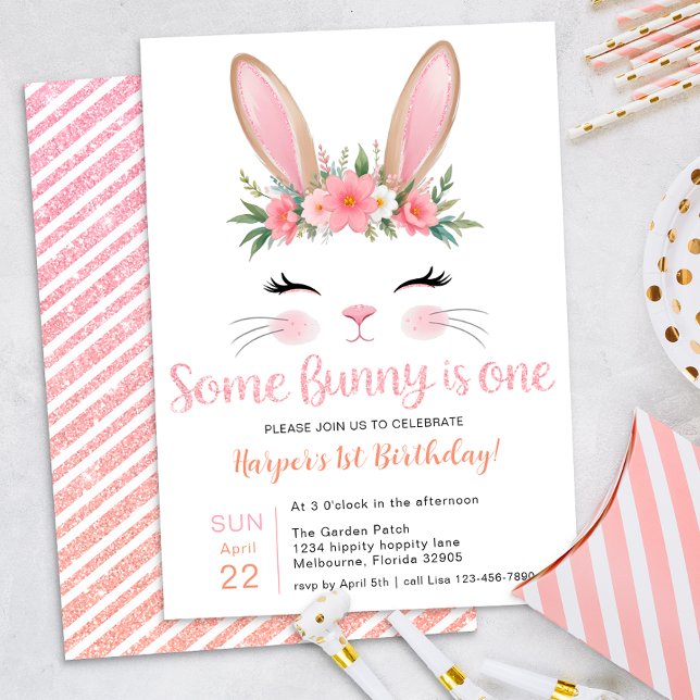 Rosa Glitter Bunny Blommigt Första födelsedag Inbjudningar (Some Bunny is One Birthday Invite)