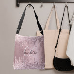 Rosa glitter droppar monogram elegant glamorös axelväska<br><div class="desc">En rosa Faux metallisk tittar bakgrund. Dekorerad med faux glitter drops,  färgdroppstift. Anpassa och lägg till ditt namn,  monogram initialer. Ditt monogram som bakgrund mönster. Namn är skrivet med ett handskript i stil.</div>