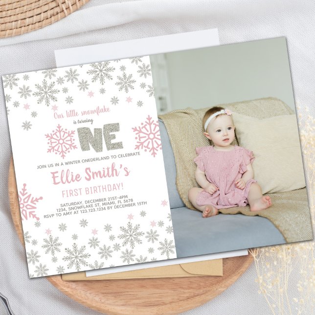 Rosa Glitter Winter ONEderland Birthday-inbjudan Inbjudningar (Pink Photo Glitter Winter ONEderland Birthday Invitation)