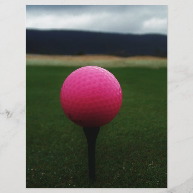Rosa Golf Boll på en golfbana i bergsområden (Framsida)