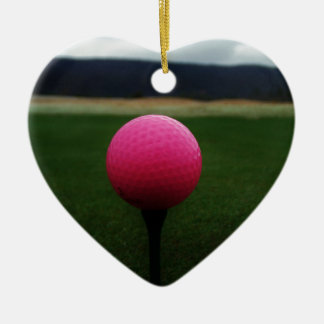 Rosa Golf Boll på en golfbana i bergsområden Julgransprydnad Keramik