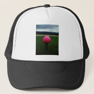 Rosa Golf Boll på en golfbana i bergsområden Keps