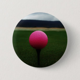 Rosa Golf Boll på en golfbana i bergsområden Knapp