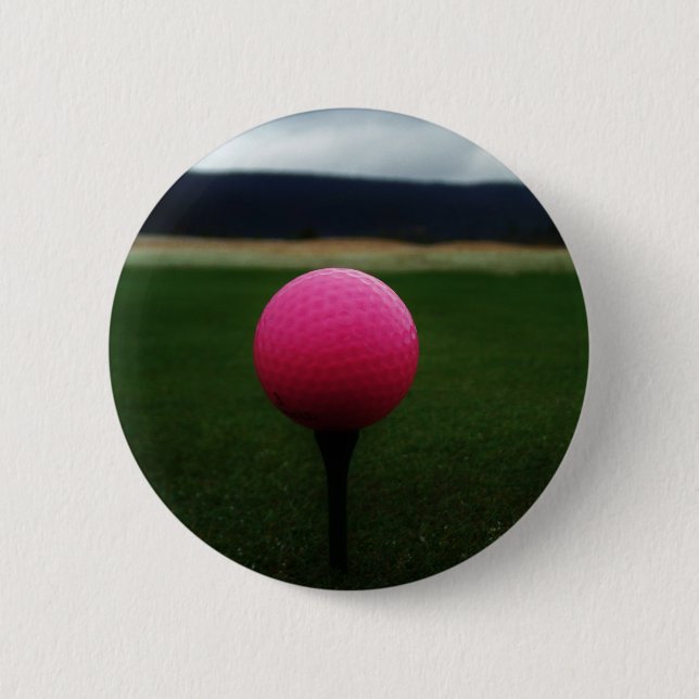 Rosa Golf Boll på en golfbana i bergsområden Knapp (Framsida)