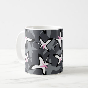Rosa grå moderna abstrakta blommor kaffemugg