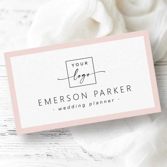  rosa gräns, vit modern minimalistisk tillsats av  visitkort (Blush pink border white modern minimalist add logo business card)
