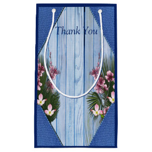 Rosa Graphic Flowers on Blue-wood struktur Gift Ba