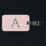 Rosa Grått Girly Script Monogram Namn Modern Bagagebricka<br><div class="desc">Rosa och Grått Monogram Lägg till din egen Märkre i Namn Script Luggage Bag märkrn gör perfekten söt 16 födelsedag,  bröllop,  möhippa,  babydusch eller bachelorette-fest för någon som dekorerar hennes rum i stil.</div>