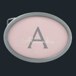 Rosa Grått Modern Script Girly Monogram Namn<br><div class="desc">Rosa och Grått Enkelt skript Monogram Namn Bälte Buckle. Detta gör perfekt studenten,  söt 16 16,  18,  21,  30,  40,  50,  60,  70,  80,  90:e,  100-årsdag,  bröllop,  möhippa,  årsdag,  babydusch eller bachelorette-gåva till någon som glam lyx och chic stilar.</div>
