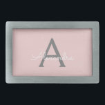 Rosa Grått Modern Script Girly Monogram Namn<br><div class="desc">Rosa och Grått Enkelt skript Monogram Namn Bälte Buckle. Detta gör perfekt studenten,  söt 16 16,  18,  21,  30,  40,  50,  60,  70,  80,  90:e,  100-årsdag,  bröllop,  möhippa,  årsdag,  babydusch eller bachelorette-gåva till någon som glam lyx och chic stilar.</div>