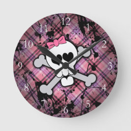Rosa Grunge Skull med korsben Hearter Rund Klocka