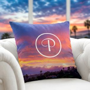 Rosa gul blå solnedgång fotografi monogram initial kudde
