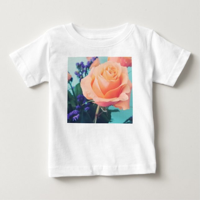 rosa gul ros med mintgrön bakgrund t shirt (Framsida)