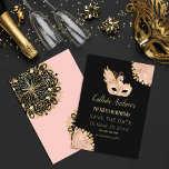 Rosa Guld Black Masqueramask 50:e födelsedagen Spara Datumet<br><div class="desc">Den här söten och den moderna 50:e födelsedagsfesten sparar datumkortet är perfekt för trendiget och snyggtens födelsedagskvinna. Dess vackra, unika och elegant utformning skildrar en faux-tryckt guld-folie med rosa-handritad maskerad fjärilsmask ovanpå en enkel svart bakgrund. Detta illustrativa teckning kompletteras med två blommigtar eller snöre mandalas. Denna vackra och unika design...</div>