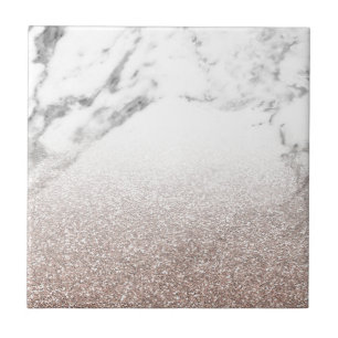 Rosa guld- glitter på marmor kakelplatta