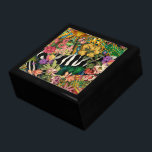 Rosa Gult Blommigt Zebra India Print Mönster Minnesask<br><div class="desc">Söt rosa-daisy,  frisier med ljusstark gult och mörk grönt löv i handflatan dekorerar ett brett diagonalband av svart och vitt zebra tryck och en gult och turkosa indiskt tryck. Resultatet är en tropiskt kollage av blommigtar som kommer att lägga till en dramatisk popning av färg.</div>