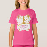 Rosa Gymnast Stigning Star Gymnastics Birthday Gir T Shirt<br><div class="desc">Din dotters namn och ålder med den här rosa,  vita och guld-tongymnastik som utför en "Stigning stjärna" (eller annan text)-födelsedagskalender,  kompletta med en smattering av stjärnor.  Illustration och design efter Helgdag Hearts Design (alla höger reserverade).</div>