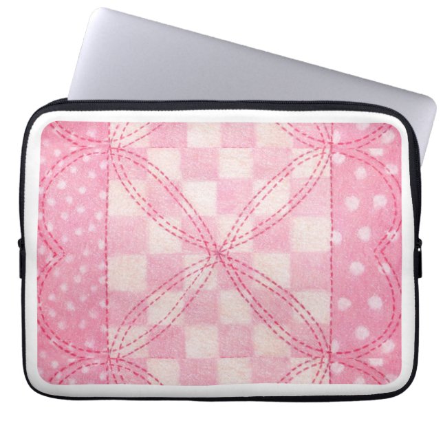 ROSA HEART QUILT LAPTOP SLEEVE (Framsidan)