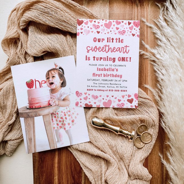 Rosa Hearts Little Baby Photo First Birthday Inbjudningar (Skapare uppladdad)