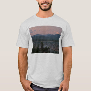 Rosa himmel på präst sjön t-shirt