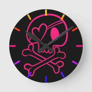 Rosa Hjärt Skull och Crossbone Rund Klocka
