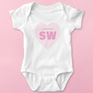 Rosa hjärtmonogram Nyfödd Vit Outfit Anpassad T Shirt
