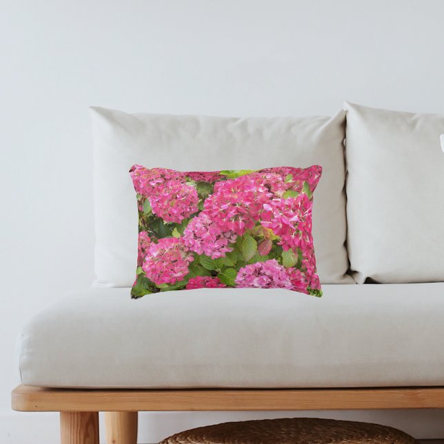 Rosa Hydrangea Blooms Blommigt Prydnadskudde (In Situ Sofa)