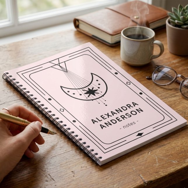 Rosa infattad himmelsk stjärnig halvmåne anteckningsbok (Geometric Celestial Crescent Moon Pink Notebook)