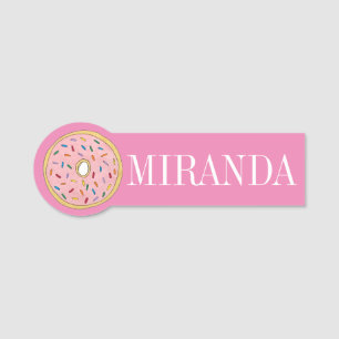 Rosa jordgubbär Frosted Doughnut Donut Sprinkles Namnbricka