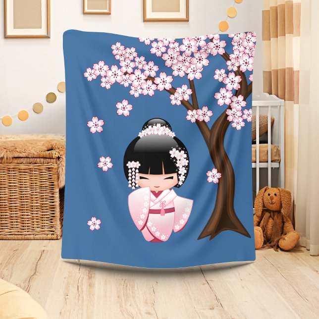 Rosa Kimono Kawaii Kokeshi Docka på Blå Fleecefilt (Skapare uppladdad)