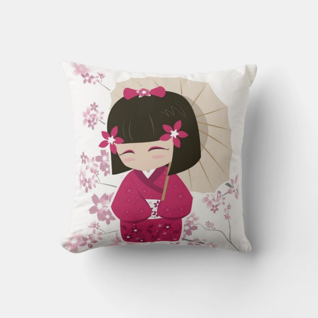 Rosa Kokeshi Doll Pillow - White Background Kudde (Framsida)